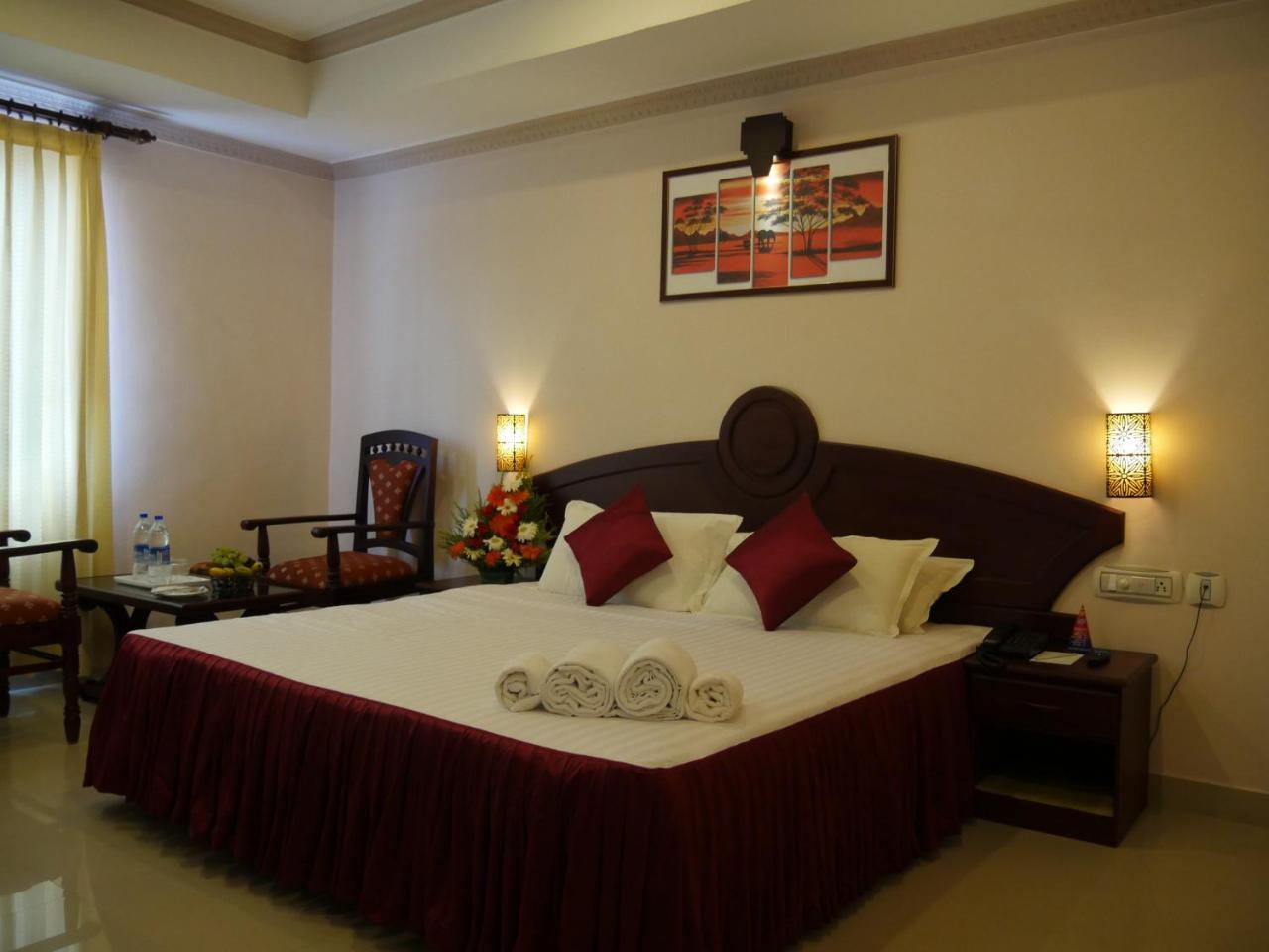 מלון Kilimanur Karthika Residency מראה חיצוני תמונה